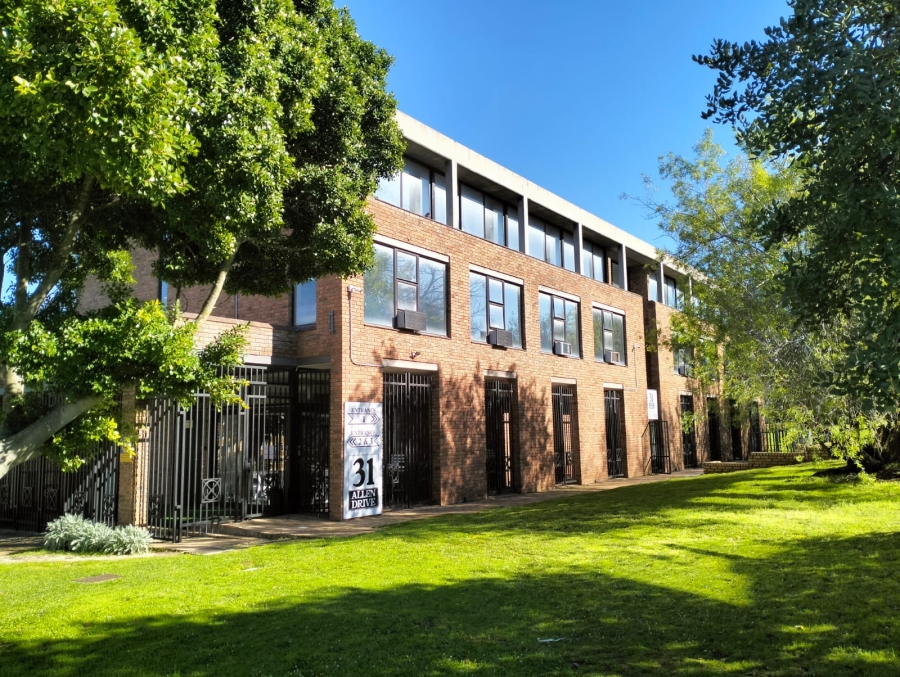 To Let commercial Property for Rent in Loevenstein Western Cape